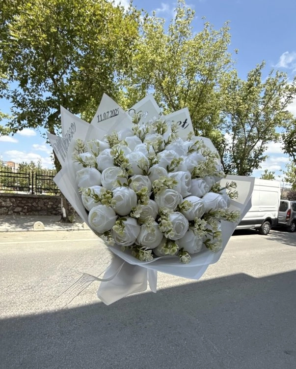 41'Li Şakayık Buketi (Yapay)