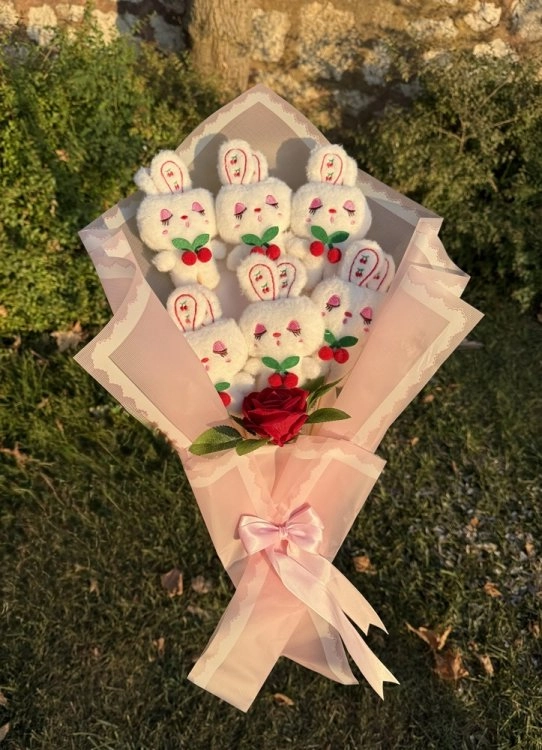 6'Lı Beyaz Tavşan Peluş Buketi