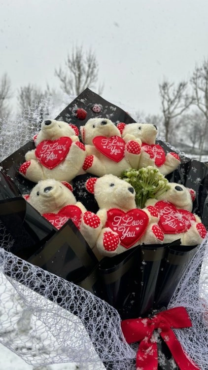 6'Lı "I Love You" Pankartlı Peluş Ayı Buketi