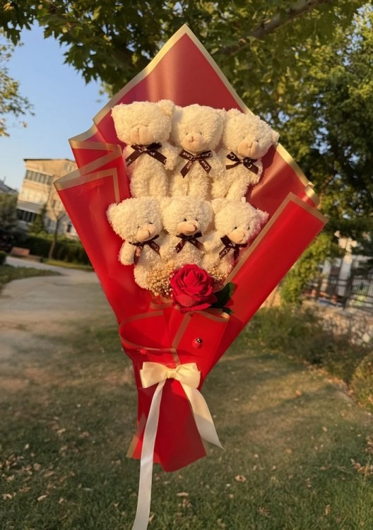 6'Lı Pofuduk Beyaz Peluş Ayı Buketi