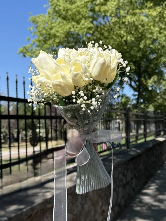 Islak Yapay Lale Buketi