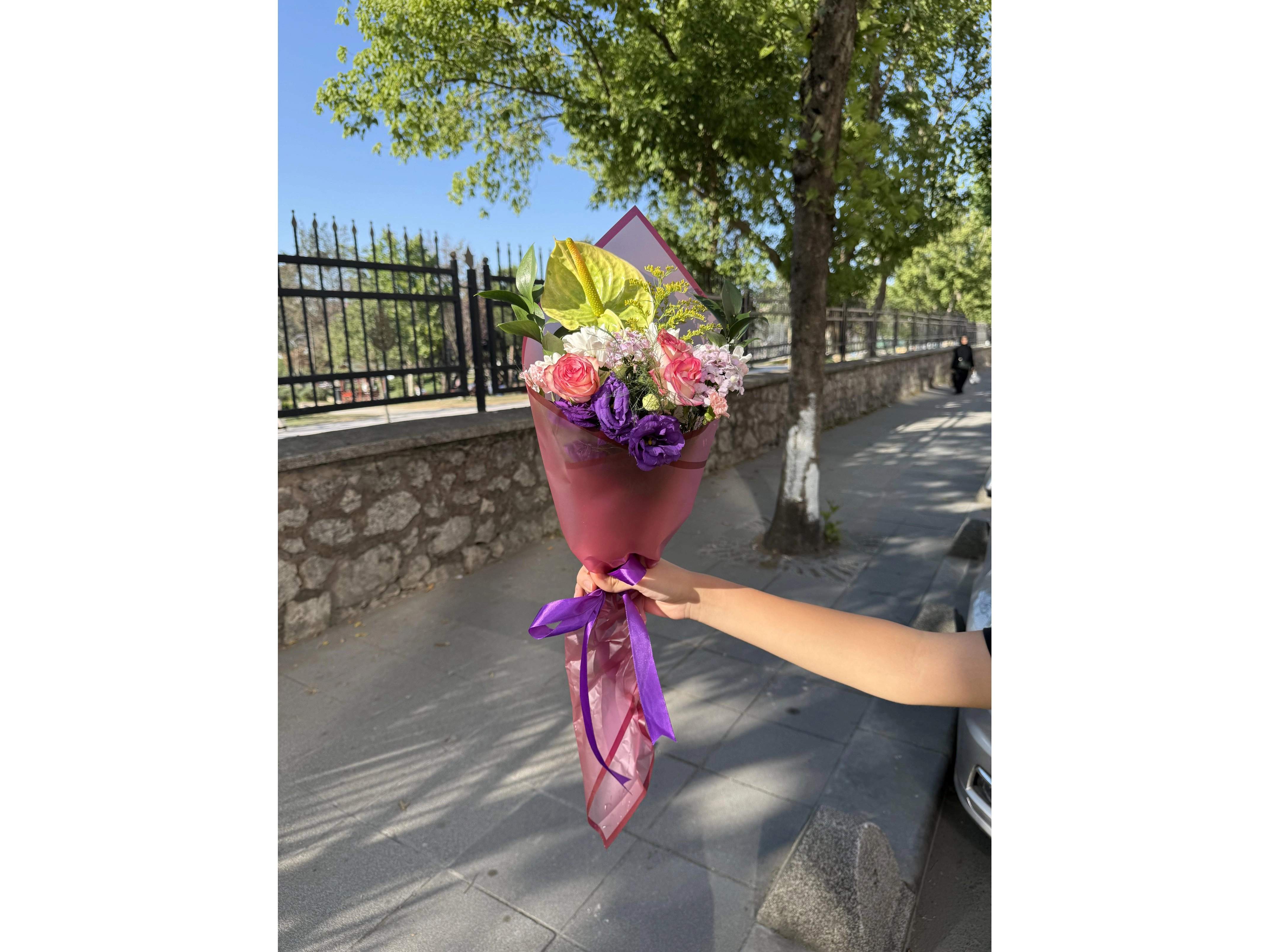 Zarif Gül Ve Biçmeler 